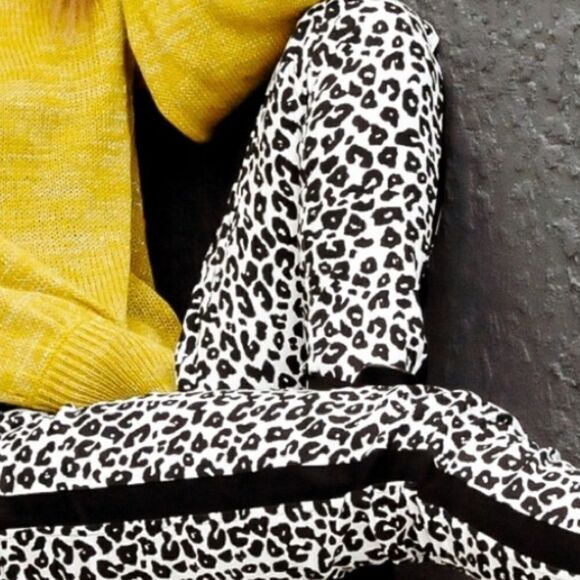 Cheetah  Skinny Jeans - Picture 7 of 16